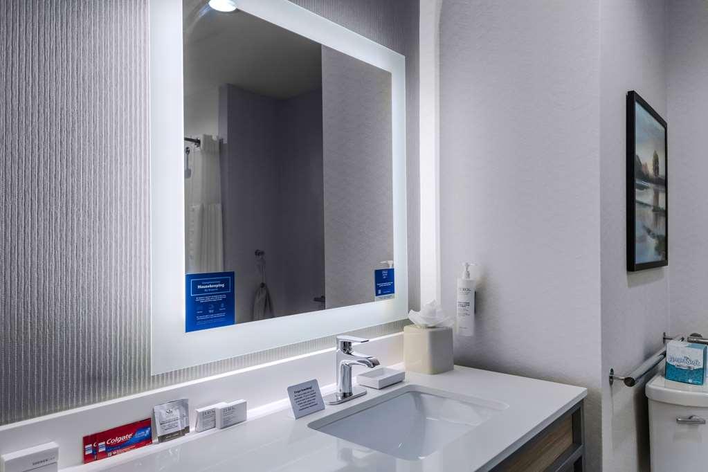 Hilton Garden Inn Detroit Utica, Mi Clinton Township Værelse billede